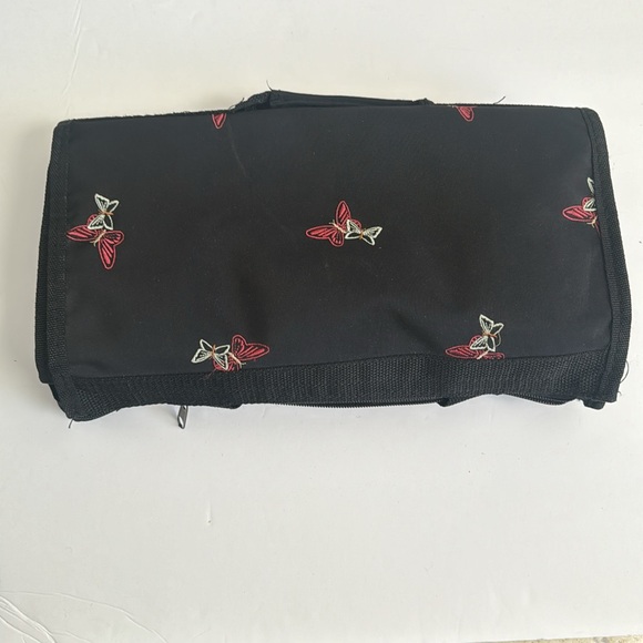 Luggage on wheels - Picture 5 of 5